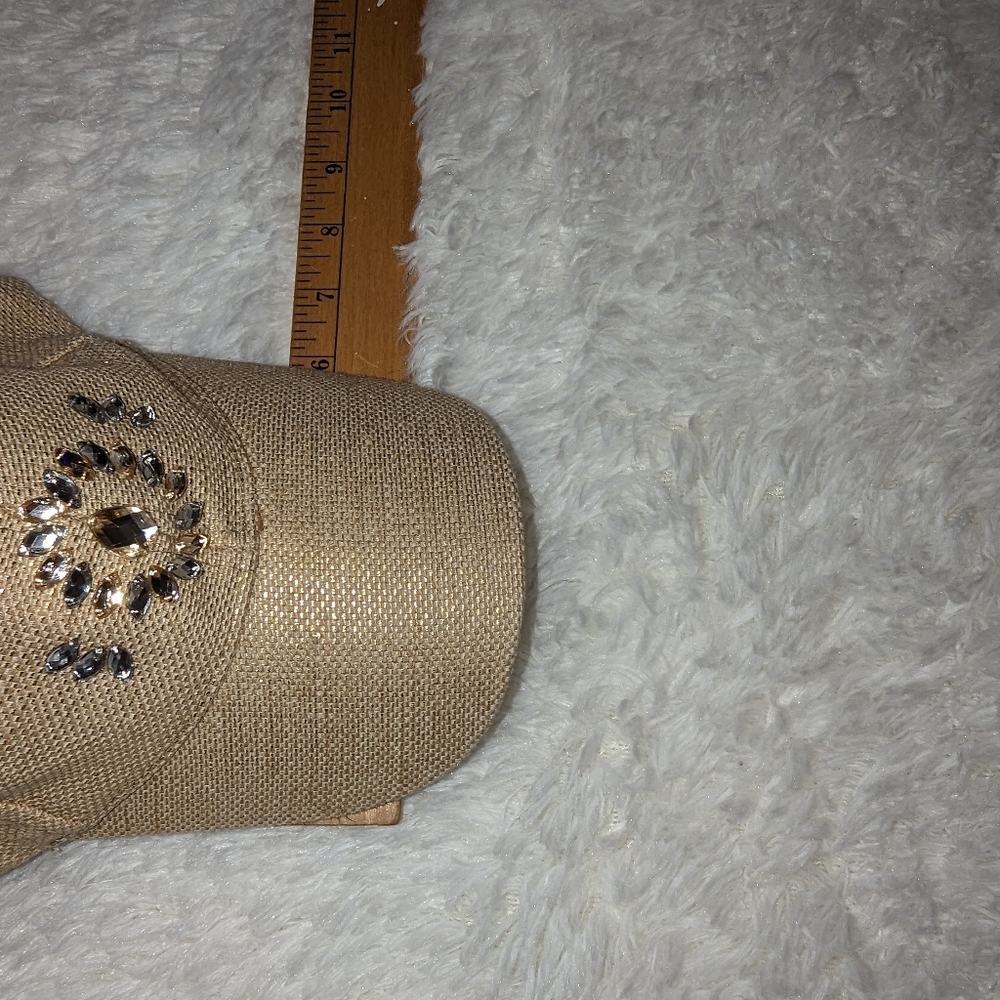 Claire's Hat - Picture 4 of 12